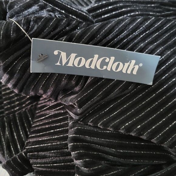 Modcloth Black Striped Flowy Pants (Size 1X) - Picture 5 of 5